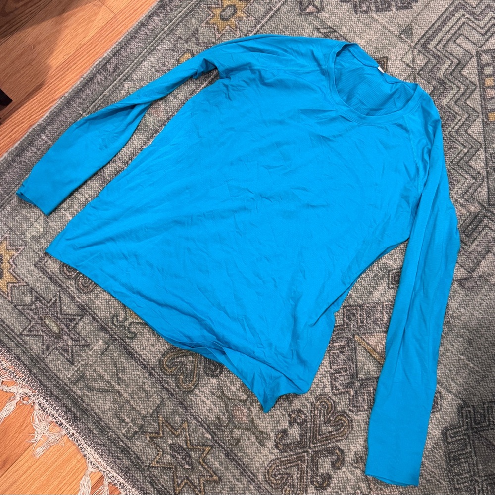 Swiftly Tech Long-Sleeve Shirt 2.0
Hip Length